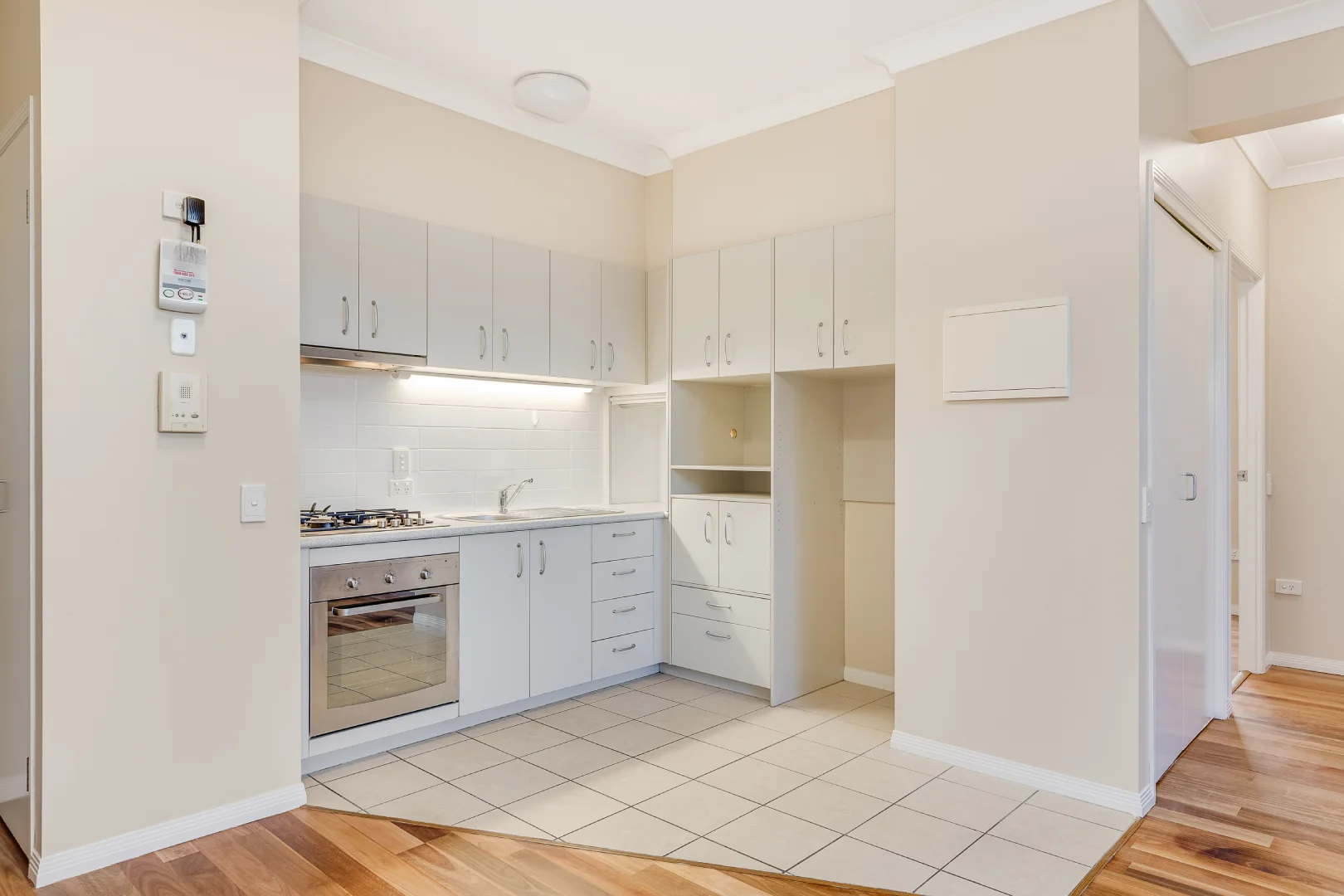 apartment_210-image-2